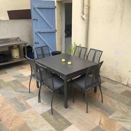 Village Avec Piscine Appartement *