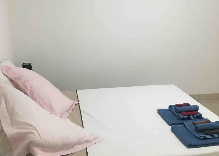 Village Avec Piscine *