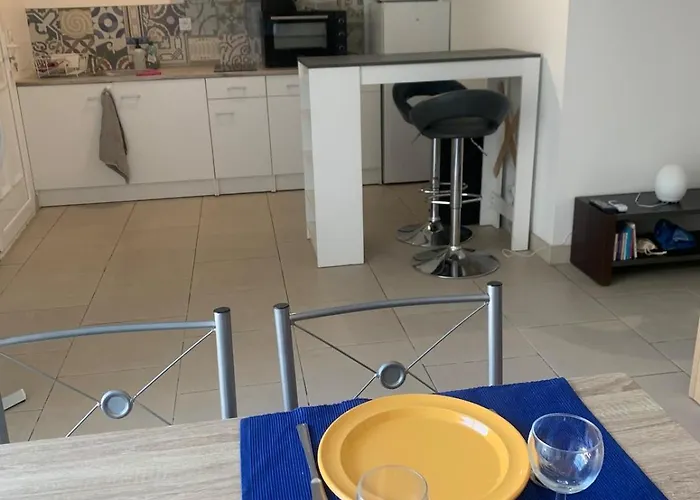 Village Avec Piscine * 卡内